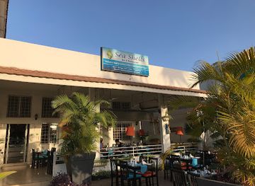 the-gambia/gunjur/restaurant/sea-shells-bar-restaurant