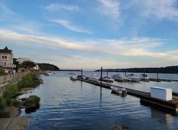 maryland/chesapeake-bay-maritime-museum/restaurant/lee-s-landing-dock-bar