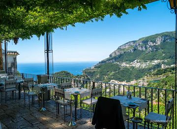 italy/ravello/restaurant/sea-view-pizza-giuliana-s-view