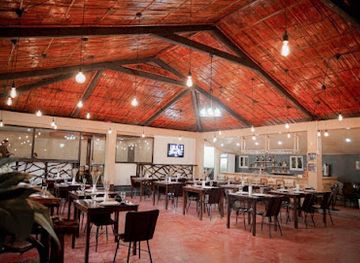 philippines/bicol-region/restaurant/lola-s-bistro