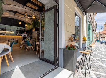 romania/brasov/tractorul/restaurant/le-petit-bistro