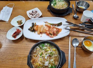 south-korea/jeonju/restaurant/jeonju-waengi-kongnamul-gukbap