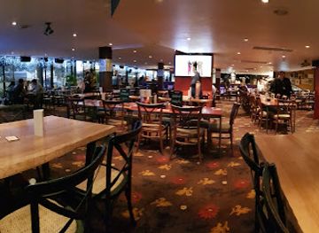 australia/red-centre/restaurant/uncles-tavern