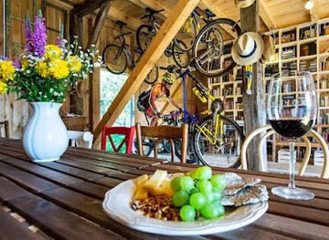 romania/transylvania/restaurant/mesendorf-65-punct-gastronomic-local
