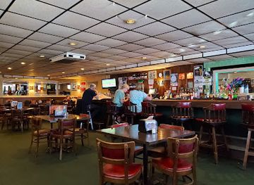 wisconsin/green-bay/restaurant/kroll-s-east