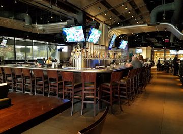 texas/austin/the-domain/restaurant/yard-house