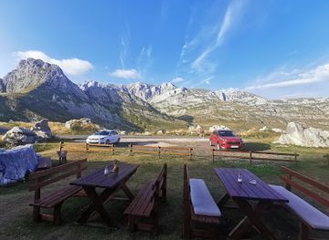 montenegro/durmitor-national-park/restaurant/coffe-snack-bar