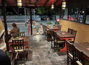 nepal/pokhara/phewa-lake/restaurant/caffe-concerto