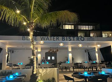 turks-and-caicos-islands/parrot-cay/restaurant/blue-water-bistro