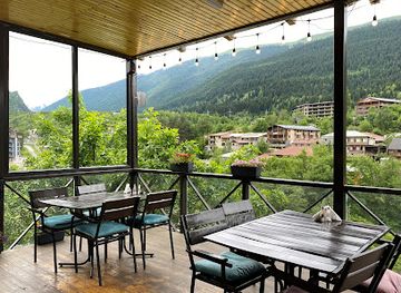 georgia/blood-mountain/restaurant/blue-mountains