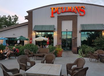 wisconsin/appleton/restaurant/pullmans-at-trolley-square