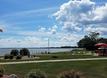 wisconsin/lake-winnebago-region/restaurant/waverly-beach-bar-grille