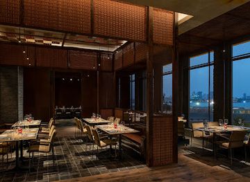 qatar/al-jassasiya-rock-carvings/restaurant/astor-grill