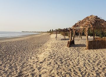 the-gambia/kombo-south/restaurant/batukunku-camp-beach-bar-and-restaurant