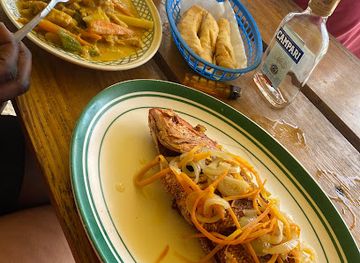 jamaica/runaway-bay/restaurant/crisnic-bar-and-grill