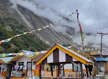 nepal/manang/restaurant/hotel-chitwan-rooftop-restaurant-shop