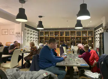 Hunters Stables Bar & Bistro
