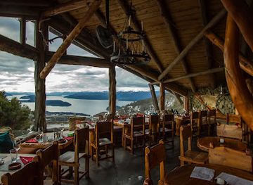 argentina/nahuel-huapi-national-park/restaurant/el-refugio-en-arelauquen