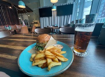 finland/espoo/restaurant/happy-days-street-food