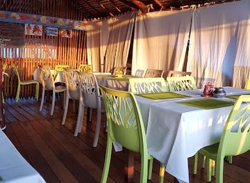 madagascar/isalo-national-park/restaurant/zeburger