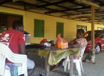 suriname/brokopondo/restaurant/noortje-casavve