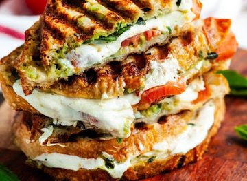 canada/ottawa/parliament-hill/restaurant/valentina