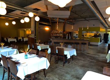 iowa/des-moines/east-village/restaurant/hoq-restaurant