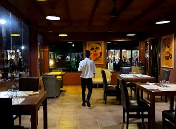 argentina/puerto-iguazu/restaurant/de-la-fonte-restaurant-patio-de-comida-by-nordic