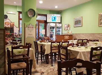 italy/sorrento/restaurant/master-hosts