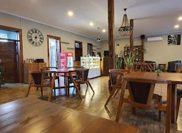 tanzania/mahale-mountains-national-park/restaurant/blossoms-cafe-wine-bar