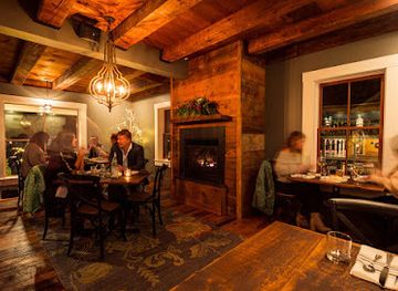 new-hampshire/lakes-region/restaurant/pavilion