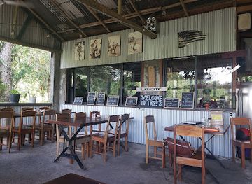 belize/mountain-pine-ridge-forest-reserve/restaurant/trey-s-barn-grill