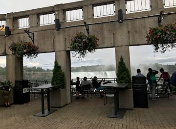 canada/niagara-falls/restaurant/grand-view-restaurant