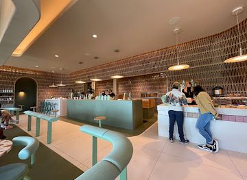 arkansas/springdale/restaurant/hail-fellow-well-met