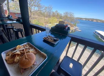 missouri/lake-of-the-ozarks/restaurant/the-cuddy-cabin