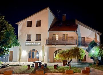 czechia/palava/restaurant/st-leonard