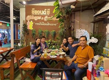 thailand/chiang-rai/restaurant/cabbages-condoms