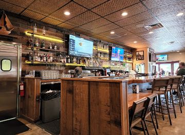 california/huntington-beach/bolsa-chica-state-beach/restaurant/the-hangout-restaurant-beach-bar