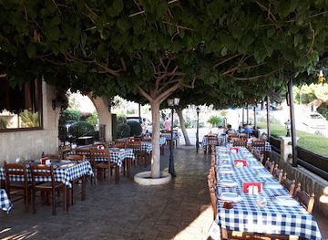 cyprus/adonis-baths-waterfalls/restaurant/melitzia-taverna