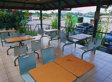 solomon-islands/taro-island/restaurant/jerohi-kai-bar