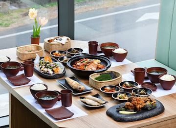 south-korea/jeju-city/jungmun/restaurant/jeju-osung-traditional-restaurant