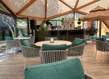 armenia/lake-sevan/restaurant/green-bay-sevan