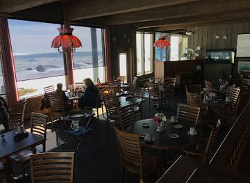 wisconsin/great-river-road/restaurant/water-s-edge-restaurant
