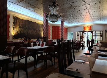 india/kolkata/restaurant/moulin-rouge