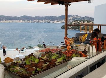 mexico/costa-grande/restaurant/ciro-s-skybar-acapulco