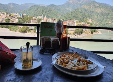 india/rishikesh/tapovan/restaurant/little-buddha-cafe