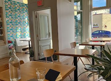 canada/ottawa/hintonburg/restaurant/bibi-s-hintonburg