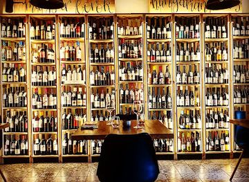 hungary/pecs/restaurant/eleven-vinoteka-bar