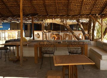 madagascar/majunga/anketrabe/restaurant/lakana-manga