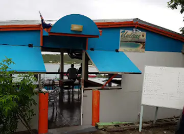 Unique Bar & Grill